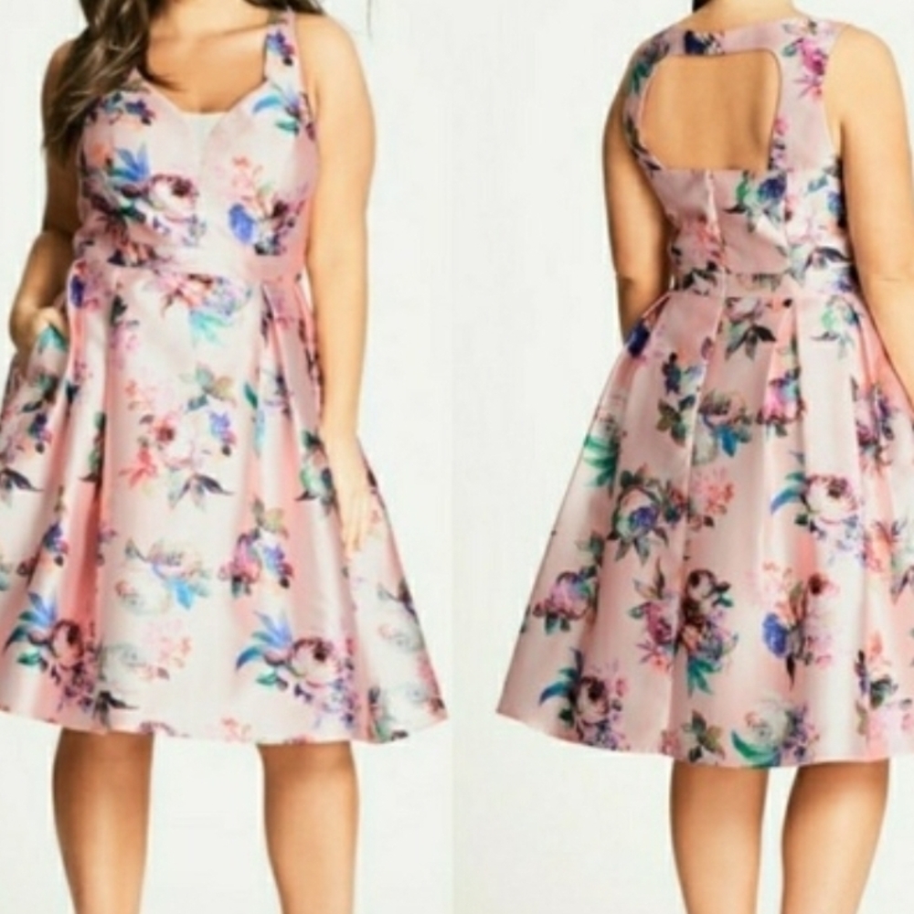 City Chic ✨ NWT Size M / US 18W – Stunning Fit & Flare Dress ✨ Plus size / Curvy